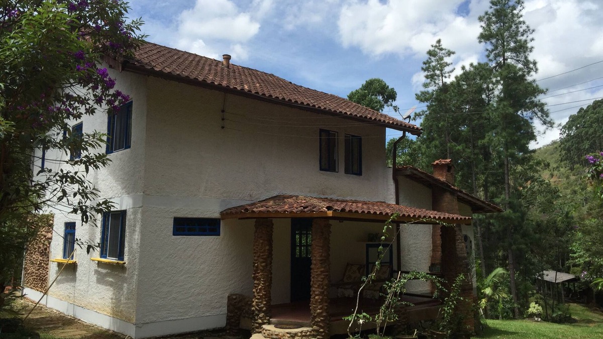 Lumiar House | LUMIAR HOUSE WITH 3 BEDROOMS, 2 LIVING ROOMS, PRIVATE POOL AND SWIMMING POOL WITH NATURAL WATER