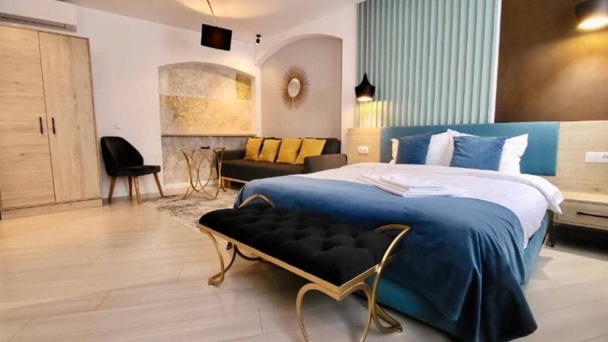 Historic Center Hotel | Lumiere House Sibiu-Suite Junior Familiar