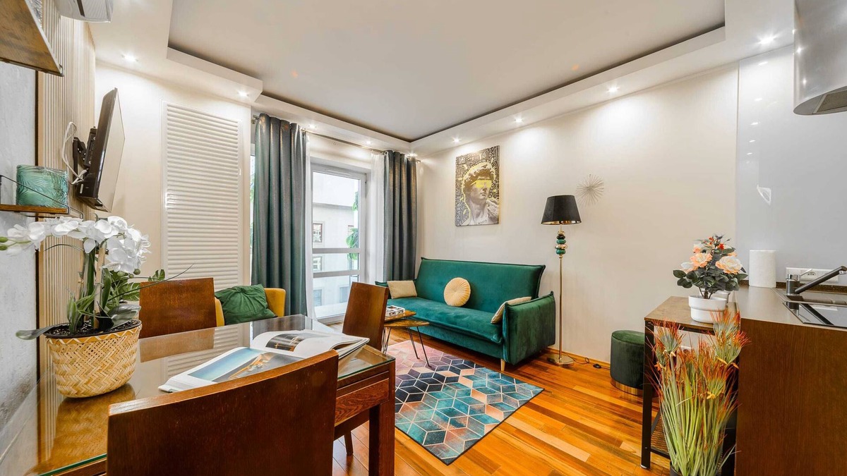 Mirow Apartment | Lumina platinium Tower Apartments