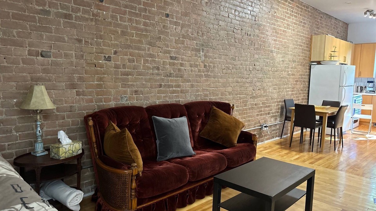 Cachan Apartment | Lumineux Loft à Montreal au Coeur de la Petite Italie