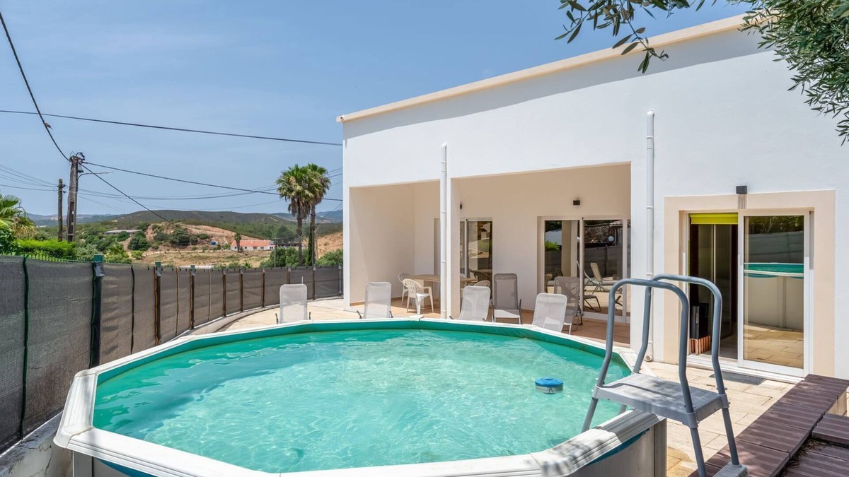 Alcalar House | Luminosa V3 c/Piscina by Lovelystay