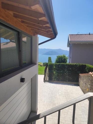 Solto Collina House | Luminoso appartamento vista lago
