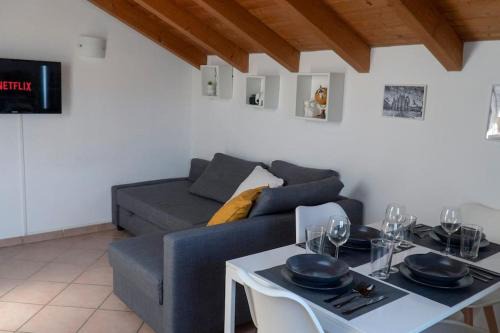 Piotello Apartment | Luminoso Bilocale 5 Minuti da Linate