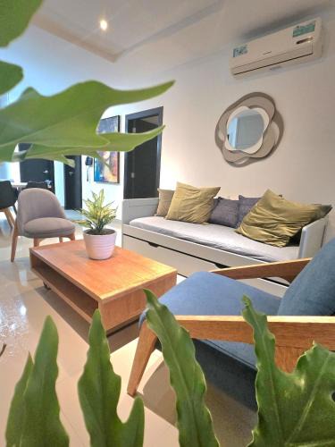 Samborondon Apartment | Luminoso, Moderno, Pisicina