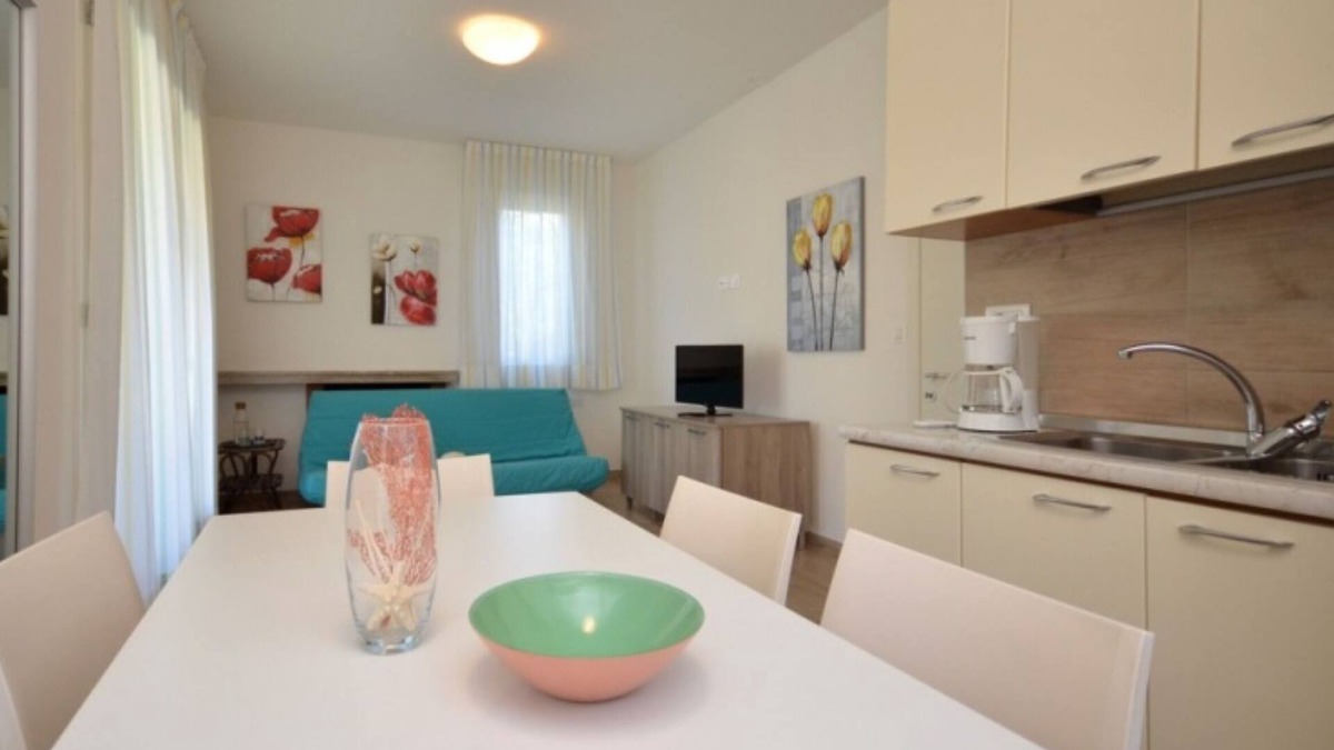Bibione Pineda Villa | Luminous and airy apartment in villa with garden