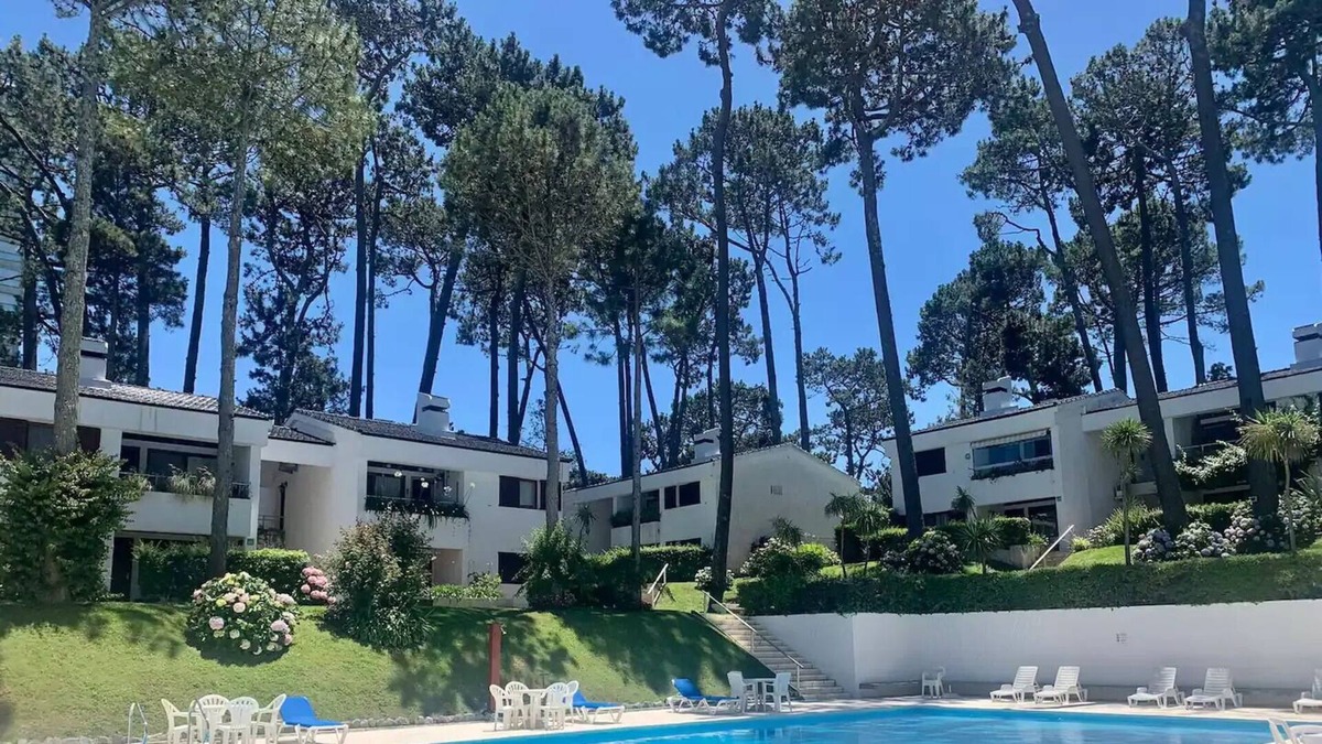 Cantegril Apartment | Luminous apartment with own barbecue, pool and maid