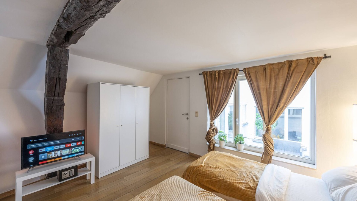 Broekwijk Apartment | Luminous Suite In Brussels - Elegant Design