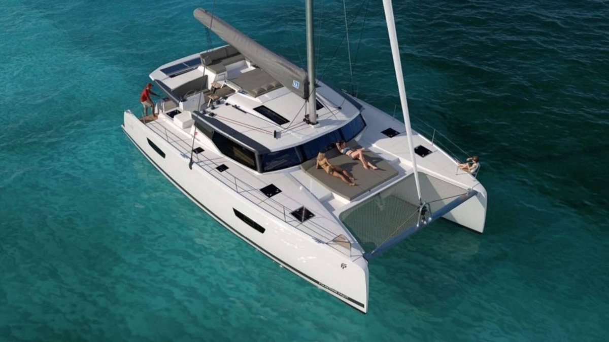 Red Hook Boat Rental | Luna Bliss under the stars!