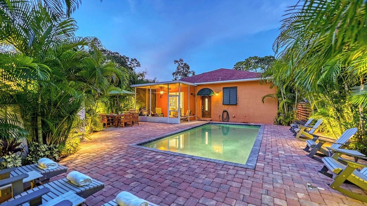 South Sarasota House | Luna Flores: Sleeps 16, Renovation, 2 Heated Pools