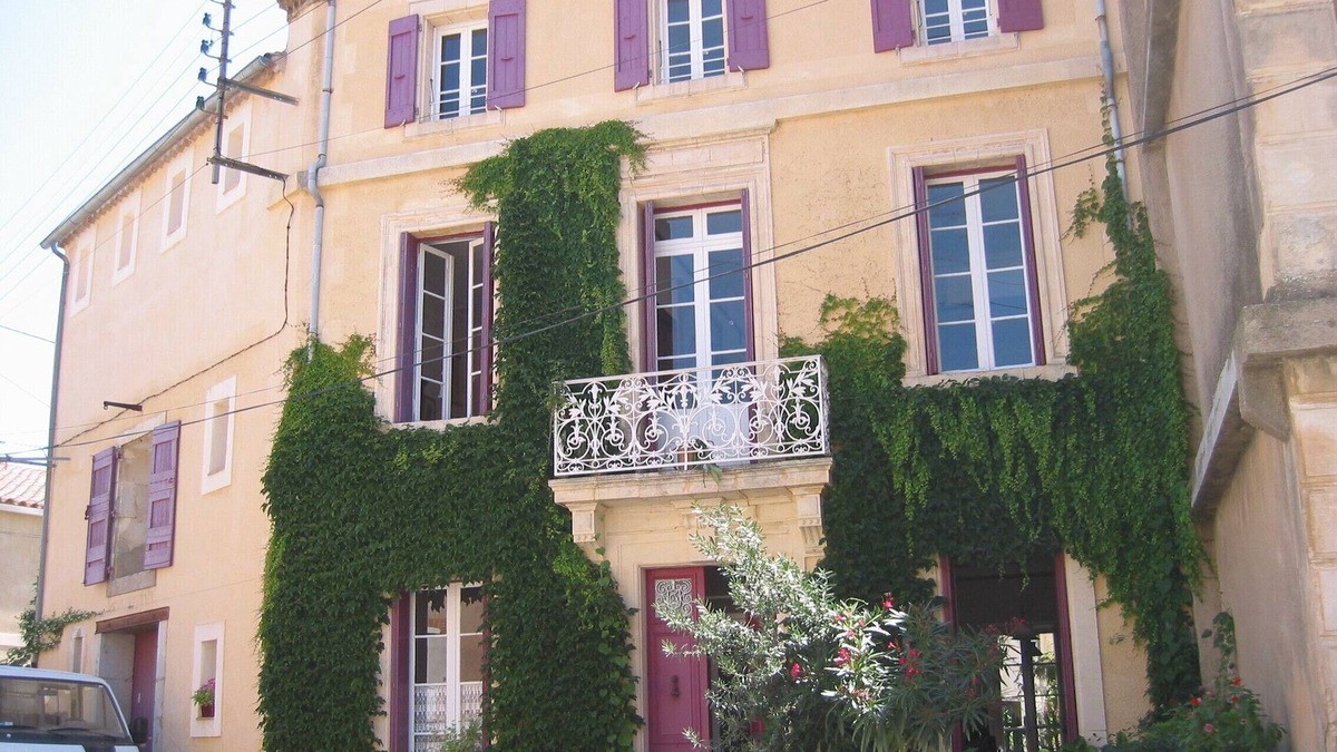 Saint-Andre-de-Roquelongue Apartment | Luna Sol holiday flat with charm