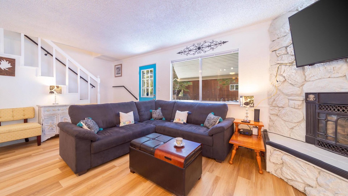 Country Club Estates House | Luna Lodge - 4BR, 2BA Close to Hike, Bike