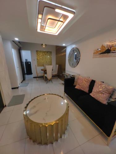 Lipa Apartment | Luna Modern Guesthouse Loft House up and Down
