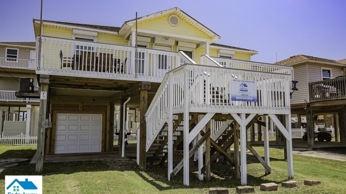 Surfside Beach House | Luna's Sea - Oceanview - Sleeps 8