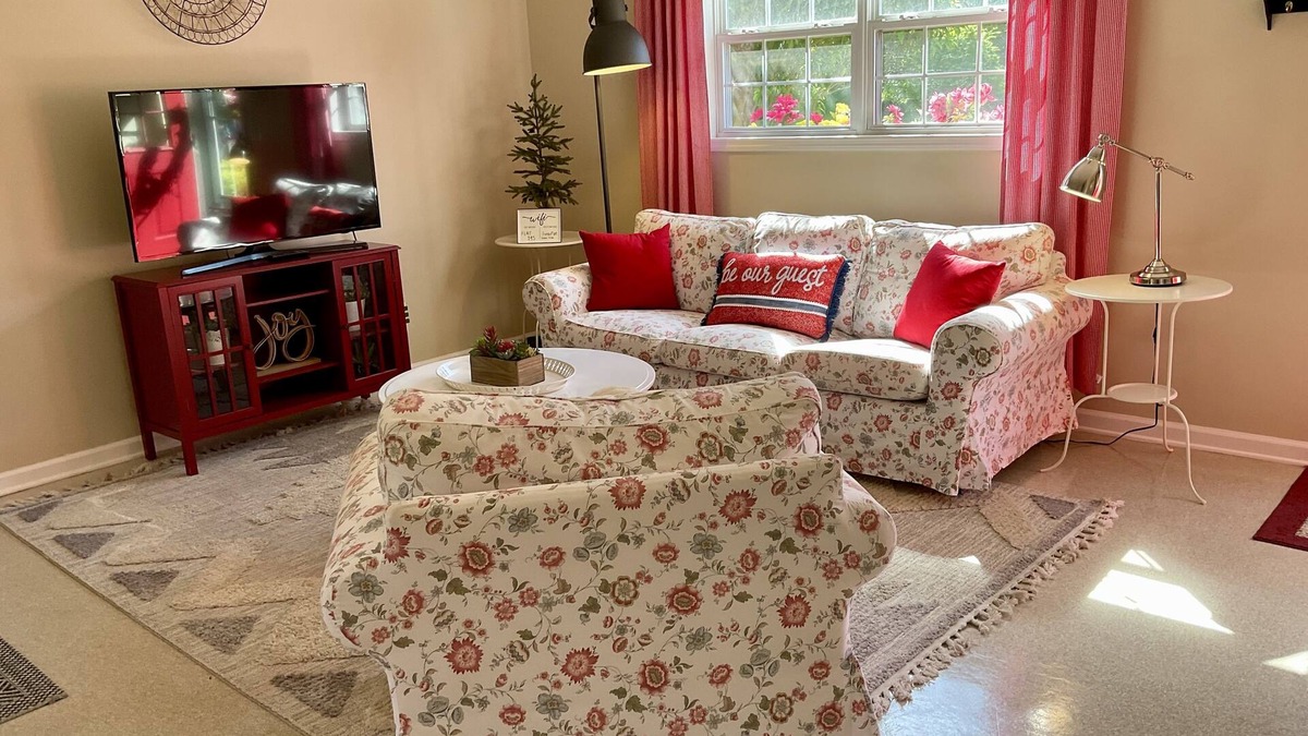 Aiken Apartment | Lunas Flat 145 :Spotless, Sweet, Cozy & Comfy. Just renovated.