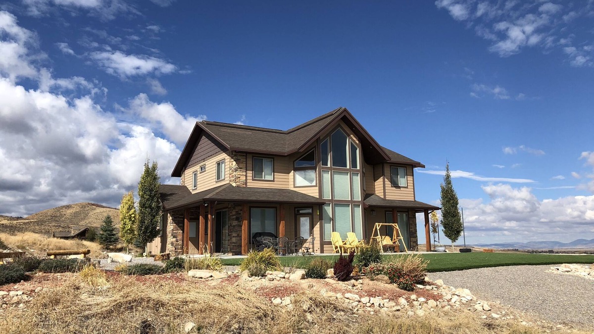 Fish Haven Cabin | Lupine Vista at Bear Lake, SLEEPS 12, Beach Access, Pool, HotTub, Sport Court