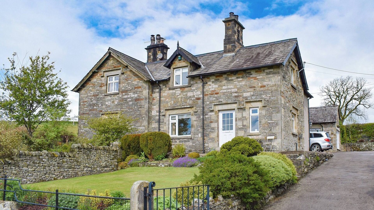 Carnforth Cottage | Lupton Hall Cottages
