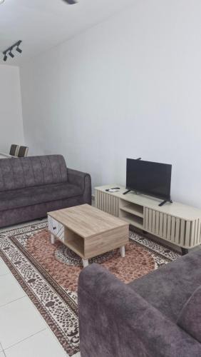 Kampung Jelatang House | LuQ's Homestay