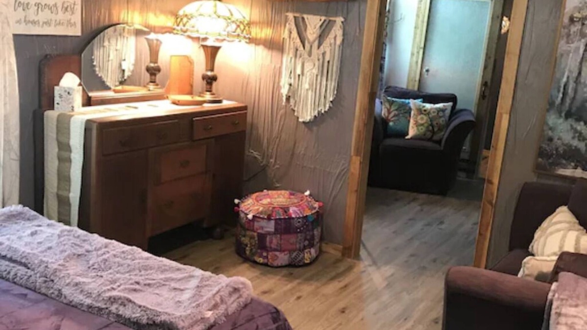 Bacliff House | Lush Couples Cottage w/access to Waterfront Property