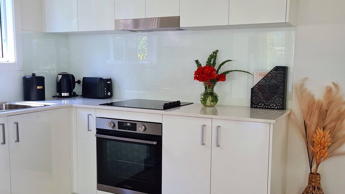 Bonville House | Lush Green Surrounds on Bonville Creek, Close to Sawtell Beaches