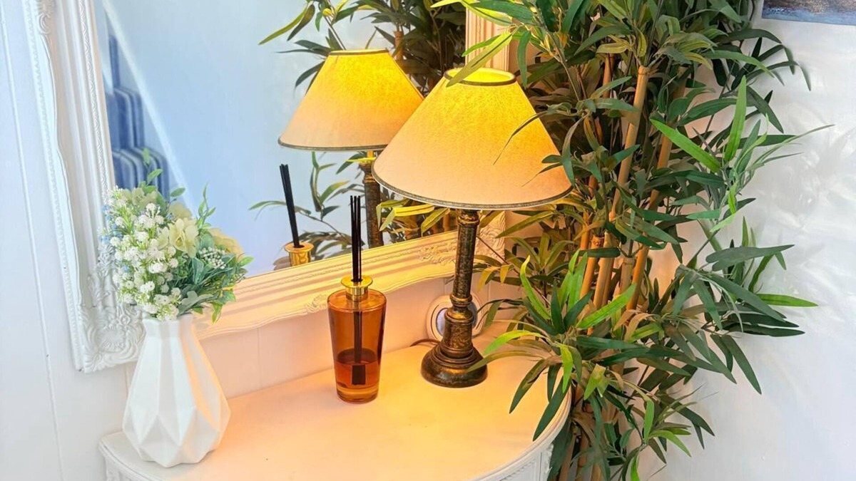 Luton House | Luton Airport Guest House