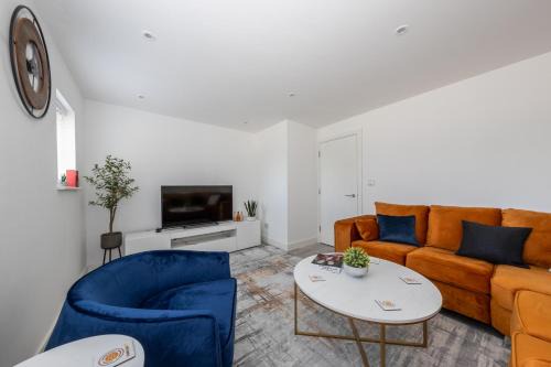 Luton House | LUTON LUXURY LIVING, LARGE PREMIUM HOUSE, NEWLY BUILT, FREE PARKING FOR UP TO 4 VEHICLES, GREAT ACCESS TO CENTRAL LUTON & THE M1 and A6, PERFECT FOR CONTRACTORS
