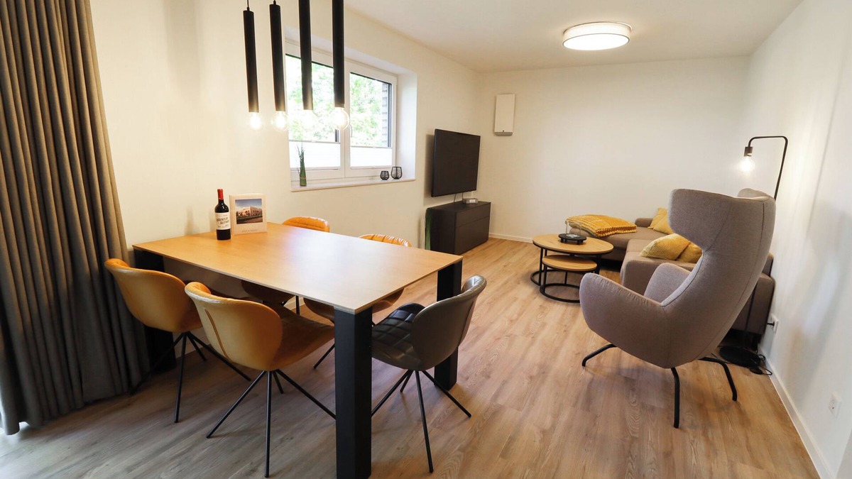 Tossens Apartment | Lütte Koje - Small, fine, close to the coast. Balcony. Quiet. Close to the beach.