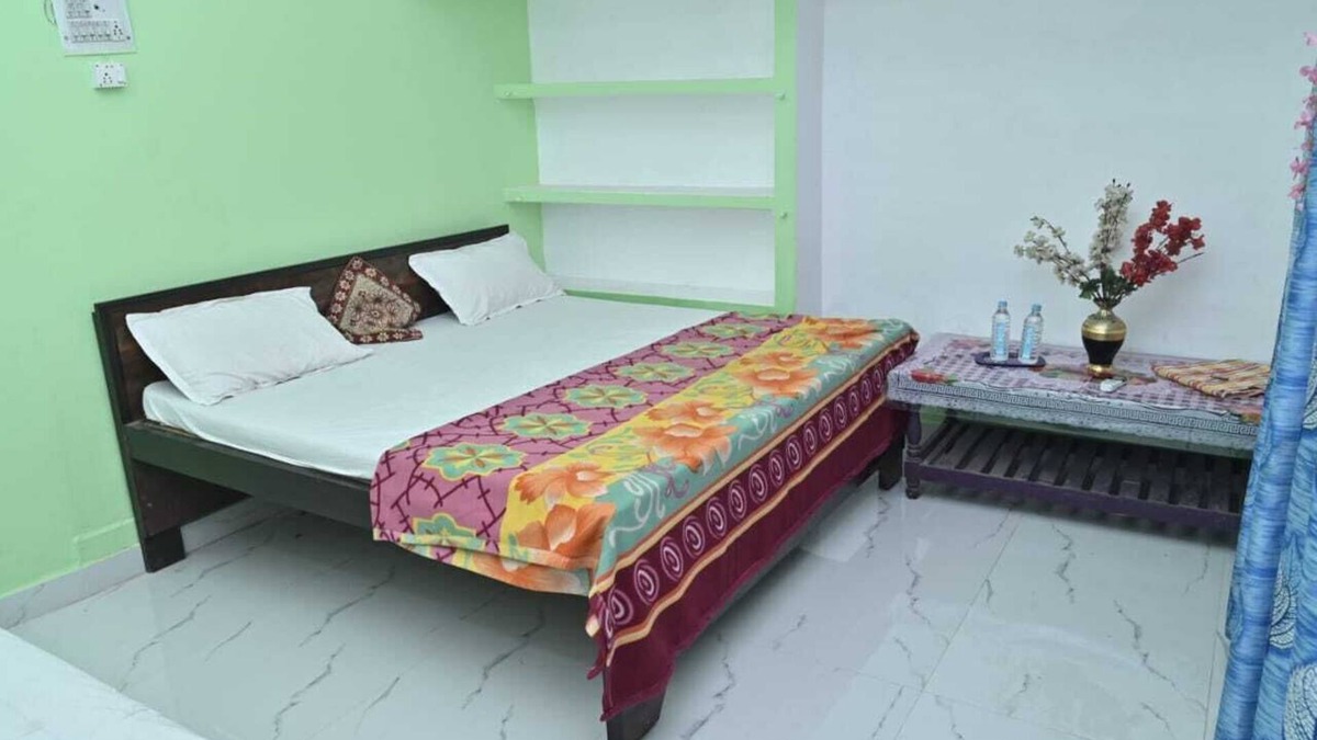 Faizabad House | Luv kush homestay. All temples are near visit in only 10 minutes. Free Breakft