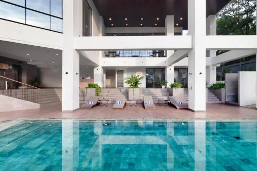 Manado City Centre Hotel | Luwansa Hotel and Convention Center Manado