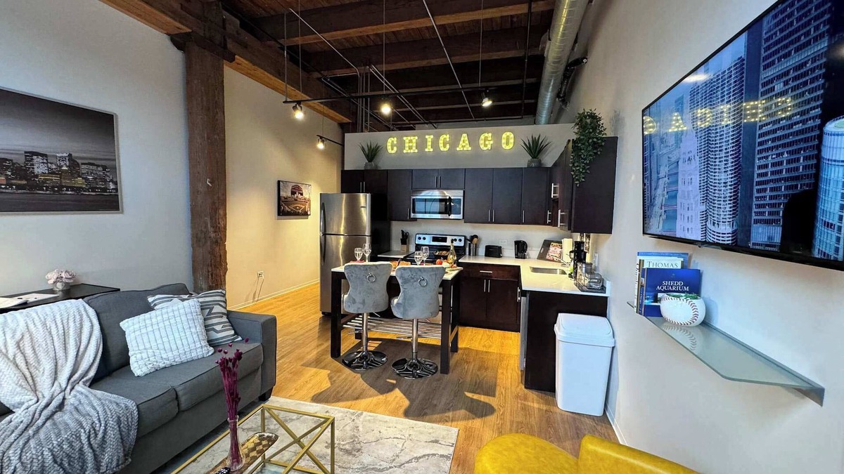 Near South Side Apartment | Luxéry Stay "Chicago" Downtown/McCormick/Wintrust Area