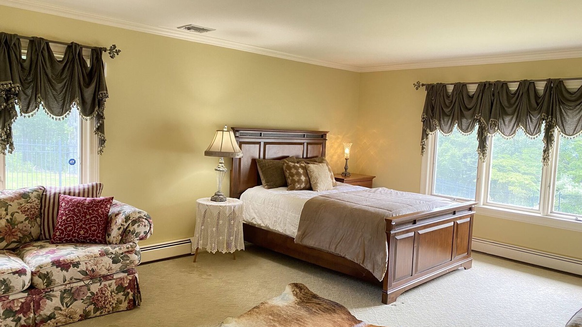 Middleville House | Lux 1 bedroom with private en-suite bathroom - Rm B