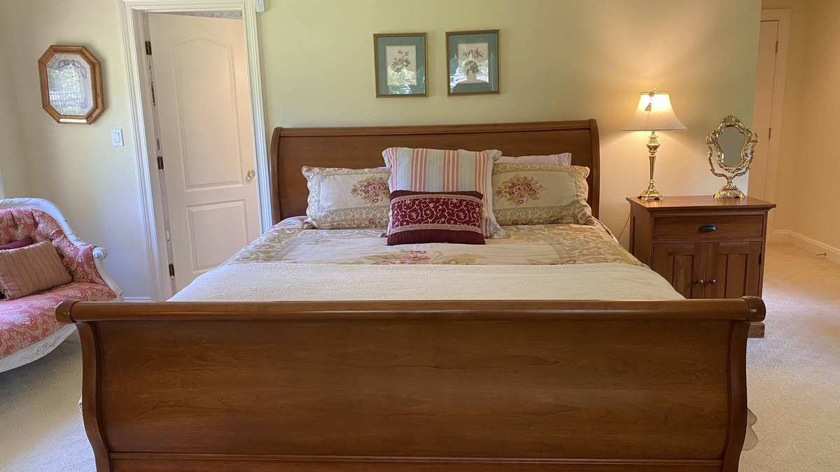 Middleville House | Lux 1 bedroom with private en-suite bathroom - Rm A