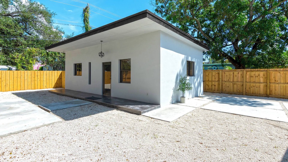 Buena Vista Apartment | Lux 2 Bed Apartment Close to Everything