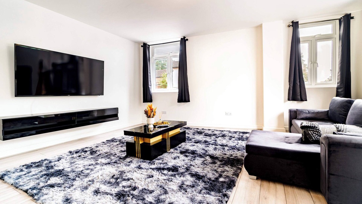 Luton Apartment | LUX 2BDR Flat By Luton Station/Airport/City Centre - 30min to Kings X St Pancras