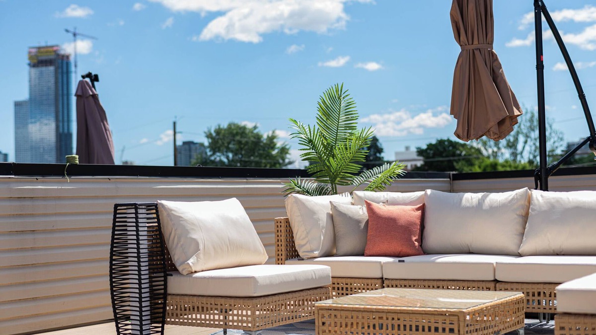 The Heights House | LUX 3BR 2Bath Gem with FREE Parking & Private Rooftop Minutes to NYC!