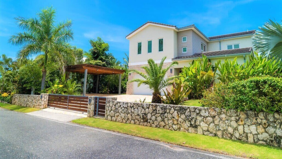 Patricks Island Villa | Lux 4 bd Ocean View House w/ Pool and Yoga Studio