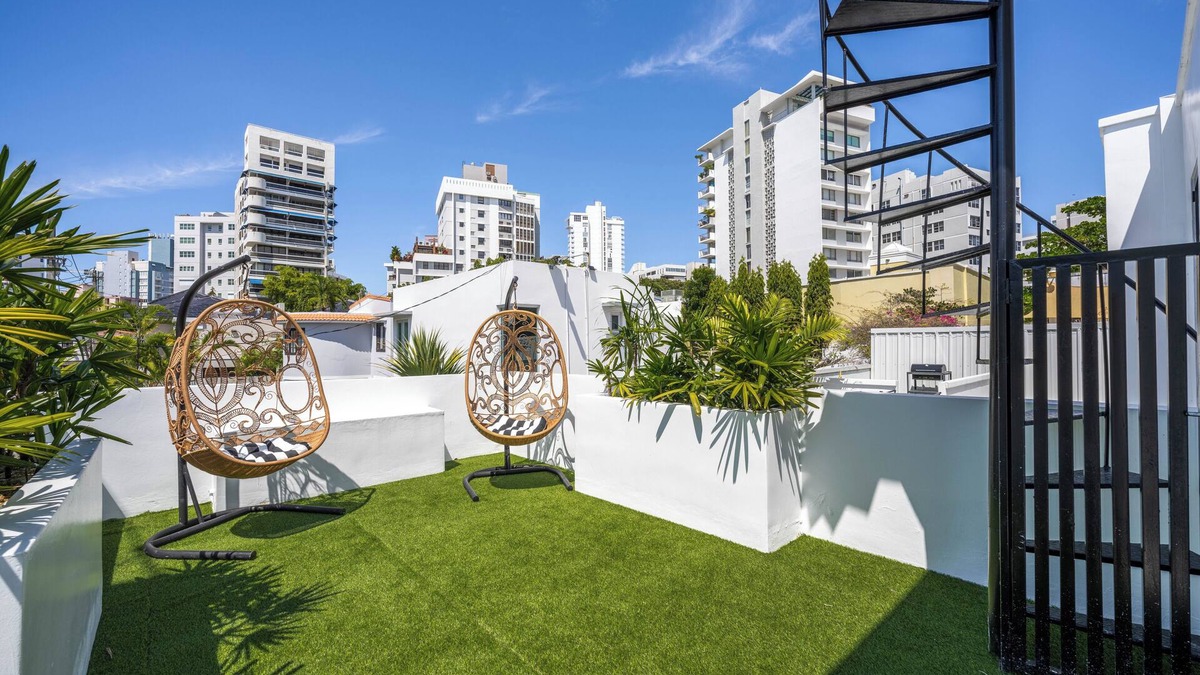 Condado House | Lux 6-bed villa with WiFi, generator and AC in enchanting San Juan, Puerto Rico