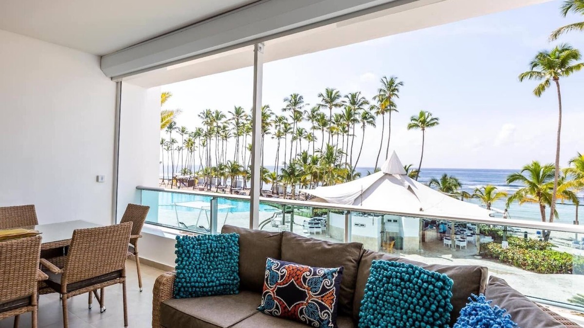 Villas Del Mar Apartment | Lux| Beachfront| 60"SmartTV| Beach&Rest| FastWifi