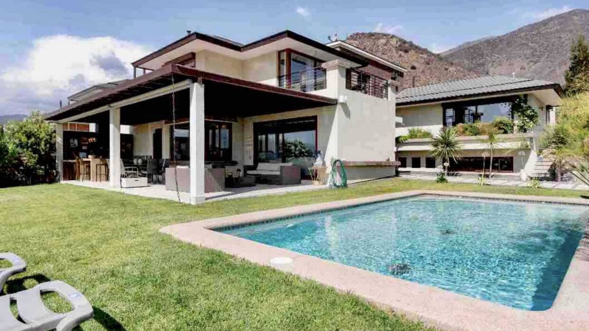 Las Condes House | Lux Big House &Garden Las Condes peace in the city