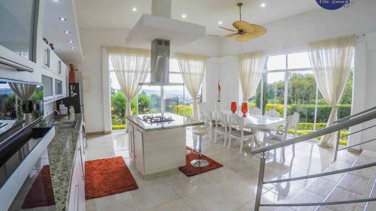 La Estrella Villa | Lux Colombia Adventure W/Driver