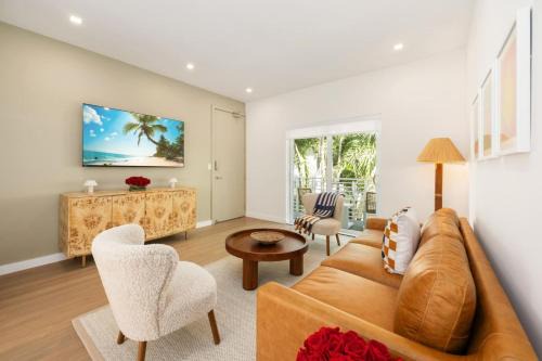 West Avenue House | Lux Designer Apt 2BR and 2BA in Heart of Miami Beach