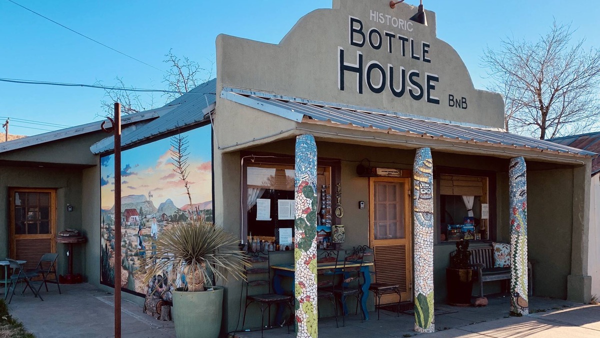 Alpine House | Lux/Downtown Alpine/Spacious Historic 'Bottle House' 4 Beds, near Marfa