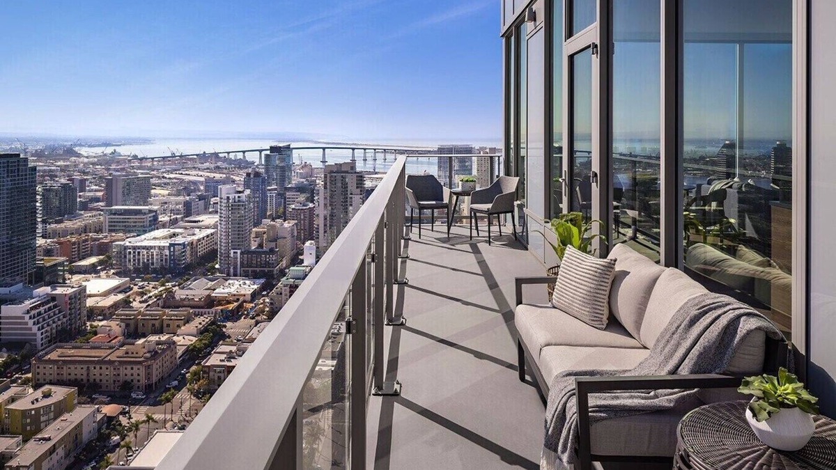 Civic Core Apartment | Lux Downtown SD ~ Skyline ~ Gaslamp & Petco Park