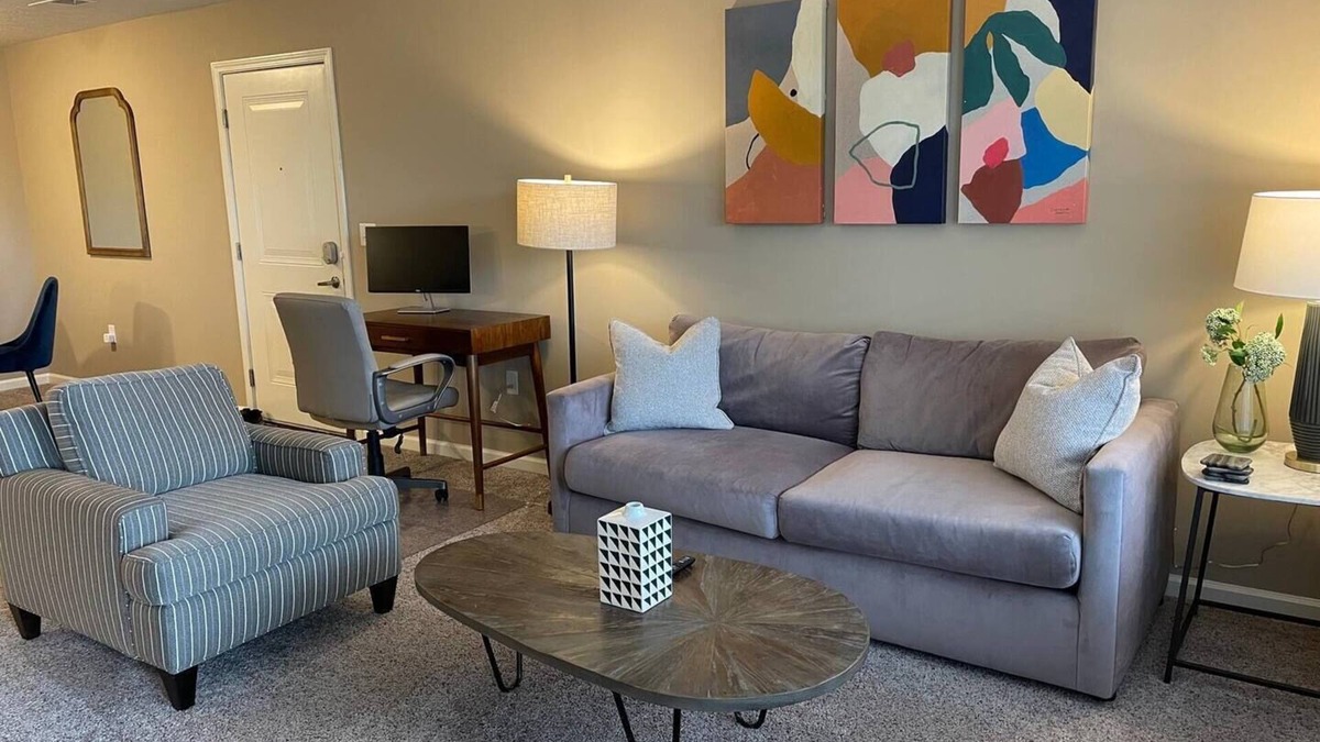 Tuttle West Apartment | Lux Dublin Hideaway | Desk + WiFi + Doggie Park!