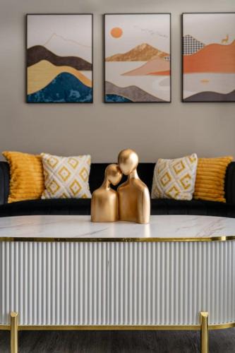 Whitestown Apartment | Lux Haven