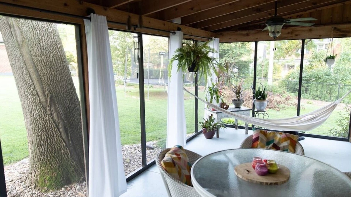 Decatur House | LUX Holiday Retreat w/Fireplace/Outdoor Dining