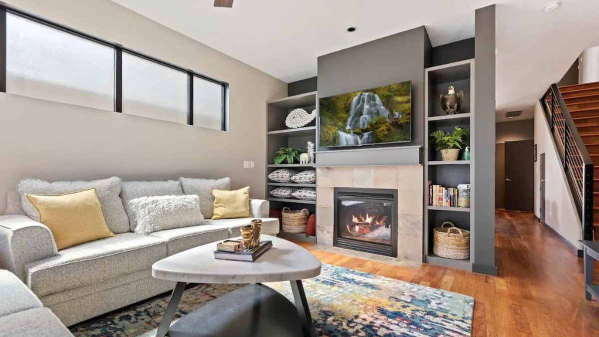 North End House | Lux Home w/Hot Tub+Fire Pit steps from Hyde Park