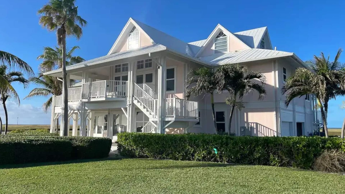 West End House | Lux House West End, Old Bahama Bay Resort
