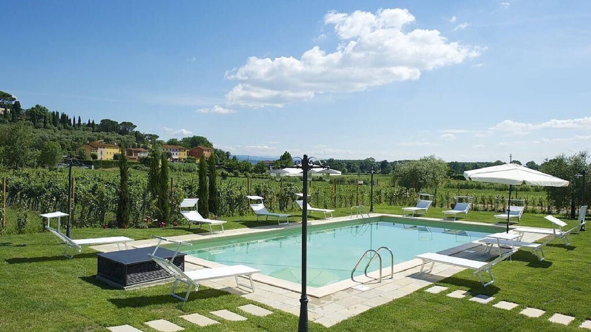 Capannori Villa | Luxury Tuscany Villa with Private Pool, 13 Sleeps. Lucca 10 km.