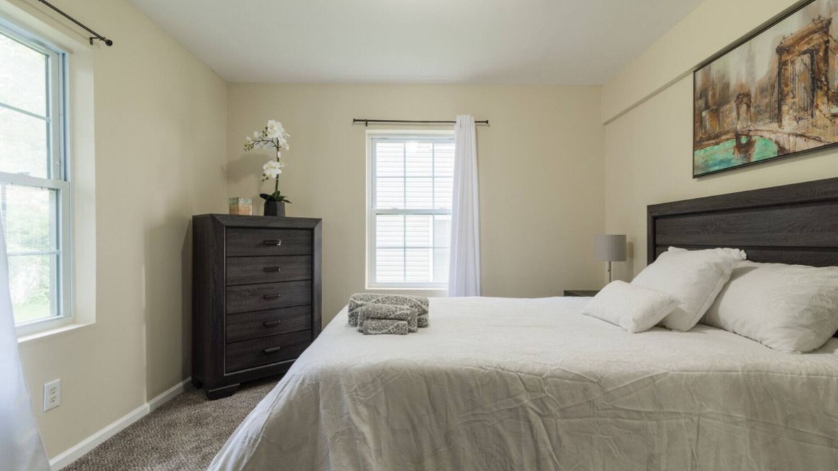 Roselle House | Lux Living near EWR and NYC