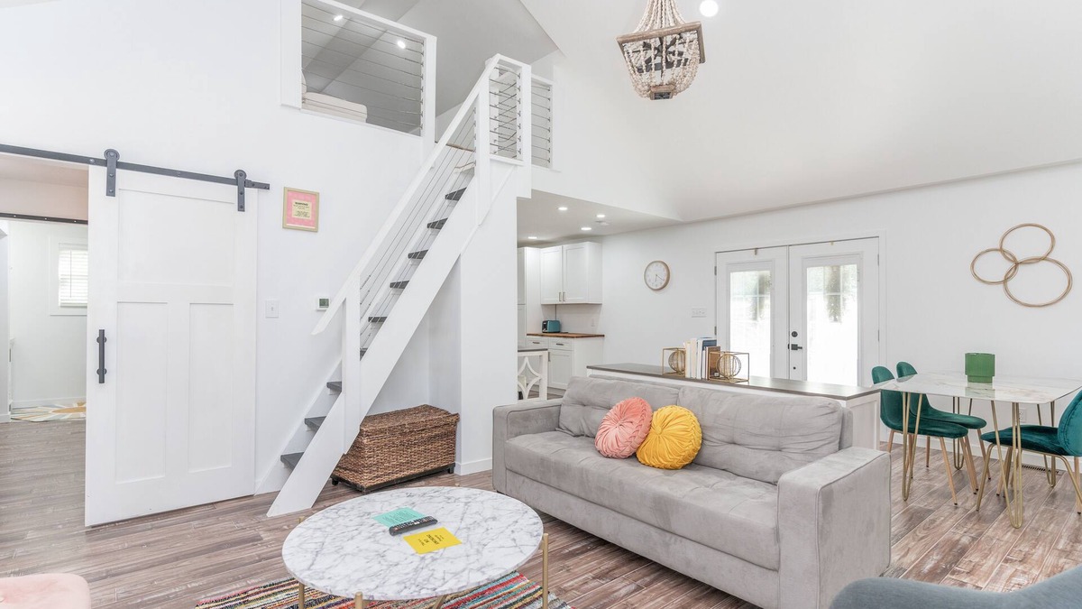 Houston Cottage | LUX Loramie Lake House completely renovated with all new furnishings